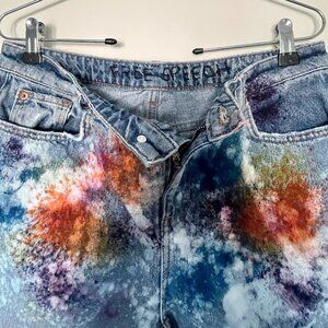 🎨 Custom Tie-Dye “Free Speech” Jeans – Boyfriend Fit – Size 8 – Festival-Ready!